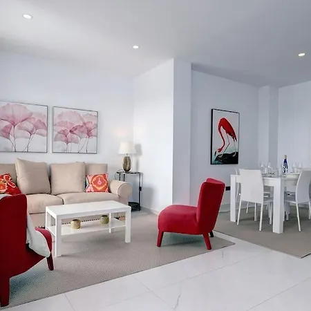 2 Bedroom Ground Floor @ Hills!