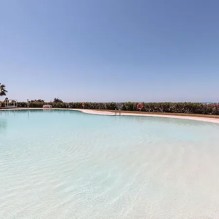 2 Bedroom Ground Floor @ Hills! Appartement