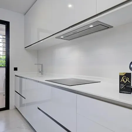 Apartment 2 Bedroom Ground Floor @ Hills! *