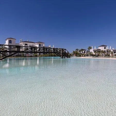 Appartement 2 Bedroom Ground Floor @ Hills!